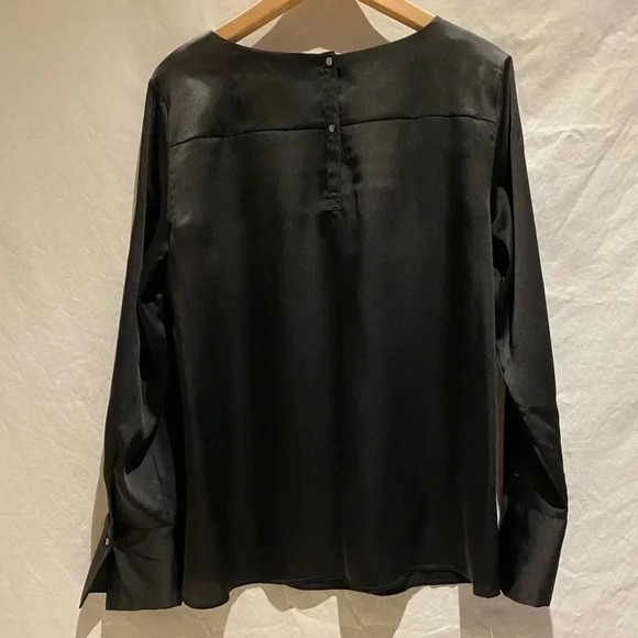 Banana Republic Long Sleeve Satin Flat Chevron Ruffle Top, size L - Picture 2 of 10